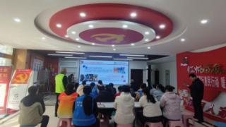 济宁市任城区金城街道洸河社区退役军人志愿者积极参与反诈宣传活动