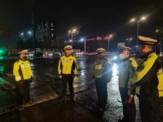 聊城市东昌府区交通管理大队：严查酒驾不松懈 守护平安“不打烊”