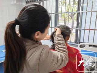 女子漂泊30多年获救助，即将踏上回家路