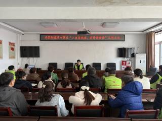 济宁市任城区阜桥街道菜市社区网格中心开展“三月春风暖 雷锋精神传”主题宣讲活动