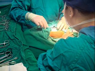 多学科协作破局！青岛西海岸第二医院一周完成3例高难度动静脉内瘘术，为透析患者打通“生命通道”