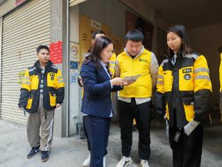 守护“新”力量共筑金融安全防线--贵州银行剑河支行开展“守护新就业群体”金融权益宣传活动