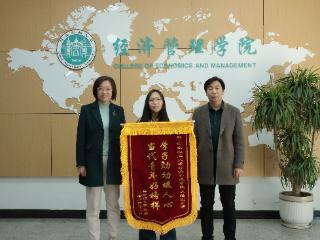 河北农大学生寒冷中守护幼童平安