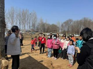 小手种春天，童心护自然 ——奇山小学2021级3班开展“植绿护绿”活动