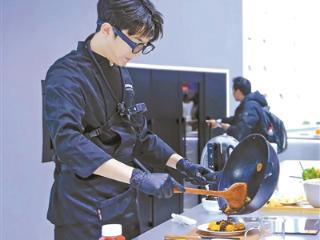 机器人AI双重赋能 零家务时代还要多久？