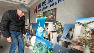 强直“压不弯”的脊梁！通山画师活成了别人的光