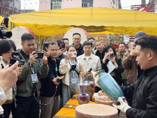 开窑就像开盲盒，千年钧瓷究竟藏着多少惊喜？丨原来你是这样的河南