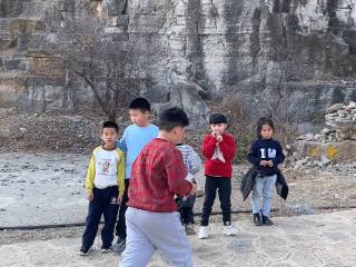 三引导赋能成长，拥抱春天，童心“趣”远足