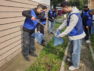 学雷锋净家园 吴淞社区携手三星电子共护“吴里厢”