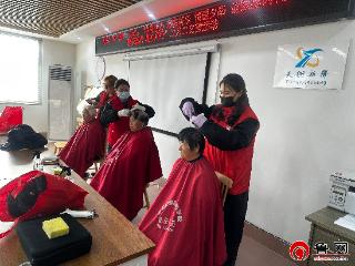 新时代文明实践：情暖赵虎 志愿护航