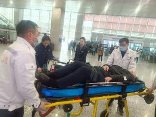 蚌埠南站2分钟生死竞速！急救昏迷旅客转危为安