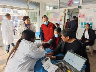 关爱夕阳红 情暖老人心——淄博高新区魏家村组织开展老年居民健康体检活动