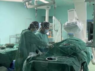 【生命守护】拒绝“年轻即资本”！45岁男子忽视胸闷险酿悲剧，青岛西海岸第二医院安一生心脏诊疗中心团队紧急介入力挽狂澜！