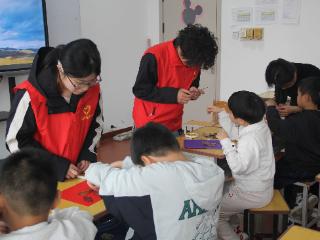 青春之力护“星”前行