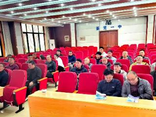 让“健康第一”落地生根！济南市莱芜第一中学体育工作会议擘画新蓝图