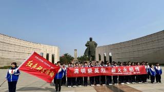 清明祭英烈 薪火永相传——济南市莱芜第一中学初中部（济南市鲁矿中学）赴莱芜战役纪念馆开展祭扫活动