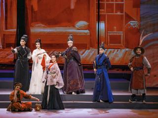 “小百花”五代同台 一台戏读懂越剧120年