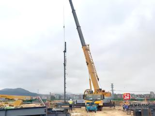 中印尼“两国双园”海洋装备制造产业园首根钢柱吊装成功