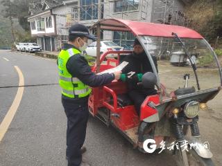 汇川区毛石镇：“跟场管理”守护乡村交通安全