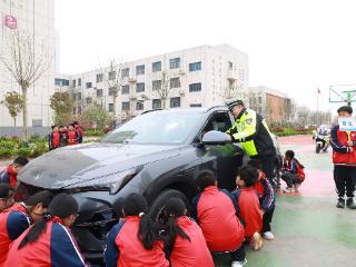 聊城市东昌府区交通管理大队：交通安全进校园 平安护航伴“童”行