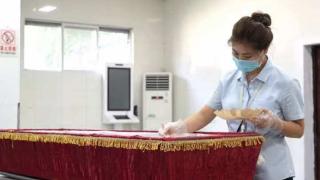 在生命的终点站 做一束温暖的光