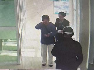 农行沂水沂城支行巧修残卡守护老人安心