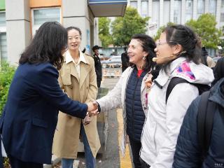 中法少年相聚神龙小学 同唱一首歌 共刻一方版画