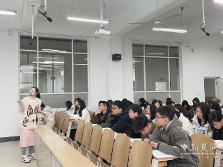 把鸡爪搬进教室！这堂法学课引导学生透视市场规则