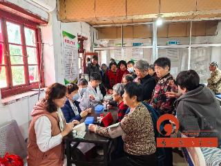 烟台蓬莱：小门家卫生院党支部进泊李村卫生室开展义诊活动