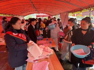 征信润苗乡 守信筑根基——贵州银行丹寨支行深入村寨开展征信知识普及宣传活动