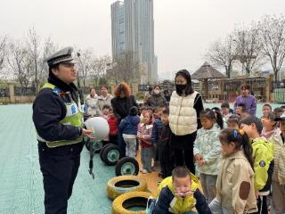 警园携手，安全“童”行——济南市历下区第三实验幼教集团开展“交通安全进校园”活动