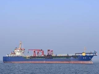 中建筑港董家口港区南航道维护性疏浚工程正式开工