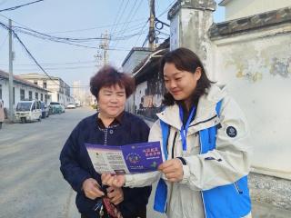 济宁市任城区南张街道宋北村开展“呵护心灵 健康同行”宣传活动
