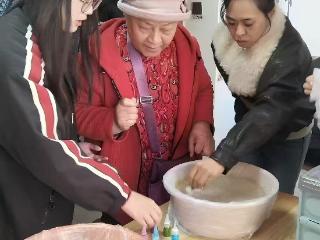 石家庄铁路职业技术学院师生的“敬老爱老”之旅