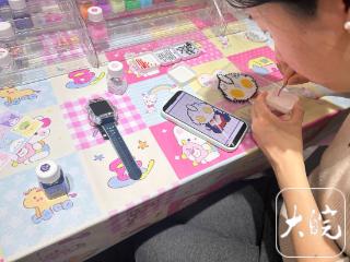 小小拼豆为何成为年轻人的解压“新宠”？