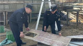 青岛西海岸新区灵珠山街道综合执法中队开展主干道两侧环境提升整治行动