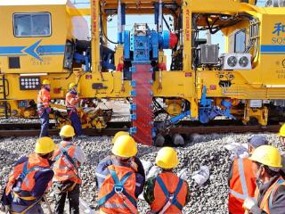 大秦铁路开始春季集中修施工