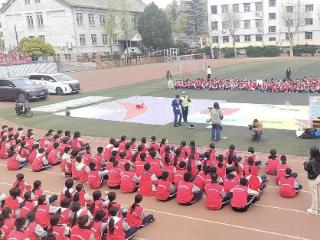 实景体验强素养 同心共筑安全墙——泰安一中萃英学校深入开展安全教育周实践活动