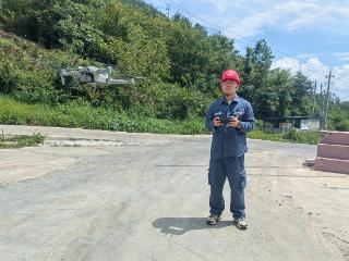 南方电网毕节七星关撒拉溪供电所：科技巡防守平安 清明护电不松懈