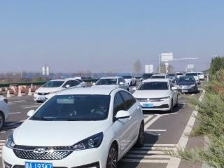 纵览原创｜清明假期首日石家庄周边多个高速10时许现车流高峰；记者实地探访石家庄火车站：出行市民主要以京津、省内短途游为主