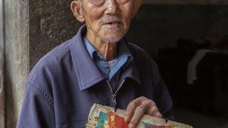 东湖评论：最后30元党费，诠释老党员赤诚信仰