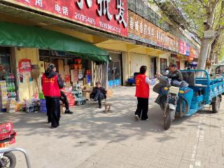 济宁市任城区李营街道岱庄服务区开展“文明祭扫·绿色清明”宣传活动