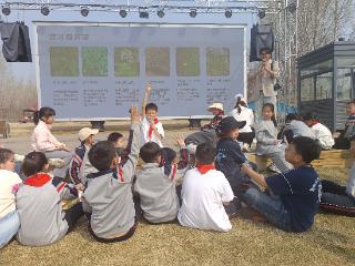 临沂金盾小学开展“劳动酿春色 巧手传习俗”主题清明节春游研学活动