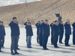 河北援藏工作队清明祭扫狮泉河烈士陵园