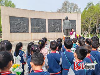 石家庄市第二幼儿园开展清明节祭扫教育活动
