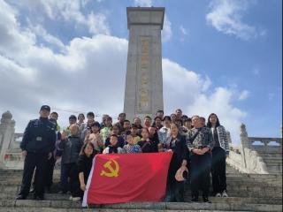 西秀区多个社区开展清明祭扫活动