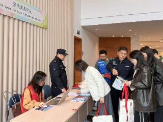 社校联动筑防线 法治青春伴成长