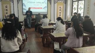 笔墨绘风雅，文化进万家——泰山区上高街道双龙社区国画课堂开课啦