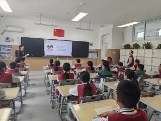 家校携手育新苗 抗挫力课堂润童心