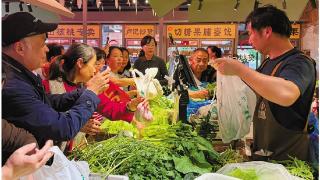 能剥笋、能切菜、能代炒……杭州菜场“春日限定”卷起来